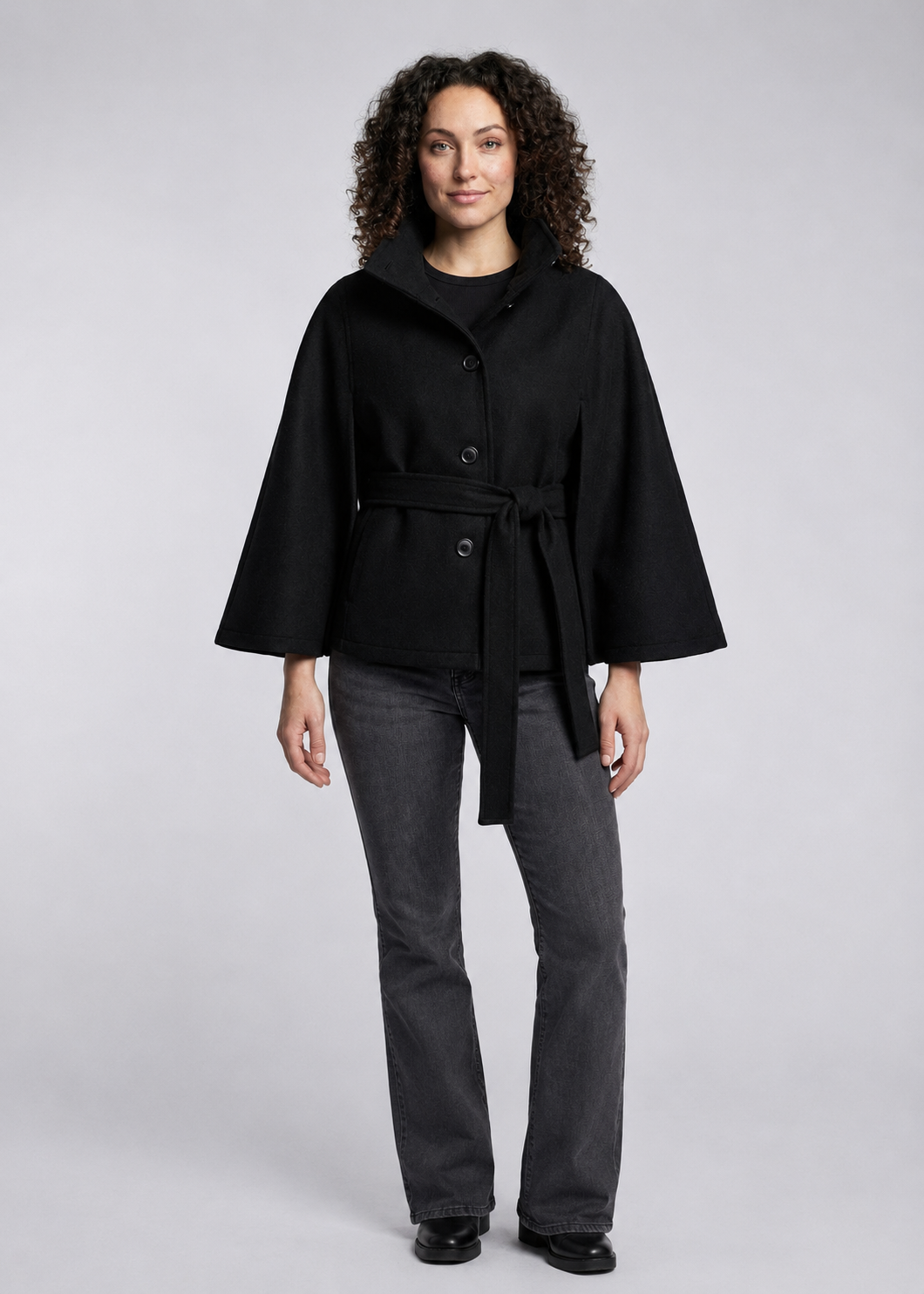 Écru | Elegante Damen-Wickeljacke mit Stehkragen für stilvolle Winterlooks